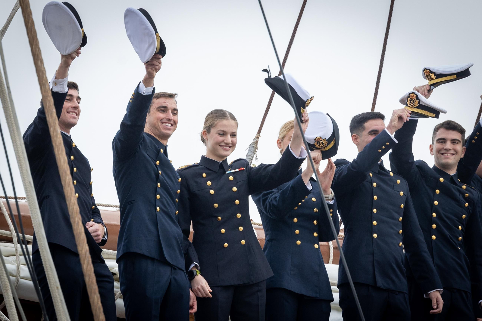 Imágenes de la despedida del 'Elcano' desde Cádiz con la Princesa Leonor como guardiamarina Imágenes de la despedida del 'Elcano' desde Cádiz con la Princesa Leonor como guardiamarina