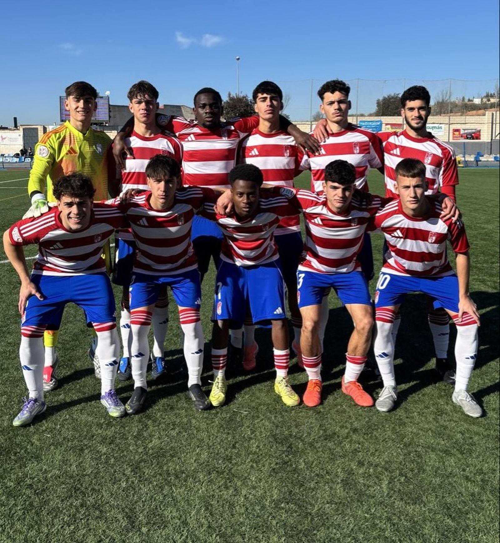 Once inicial del Granada juvenil en un partido de esta campaña