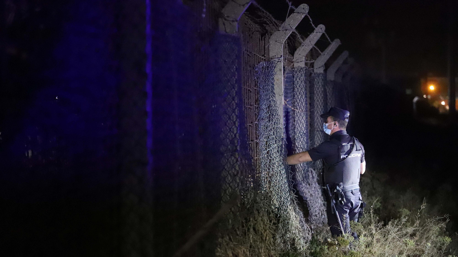 Fotos de una noche de patrulla con la Policía Nacional en La Línea