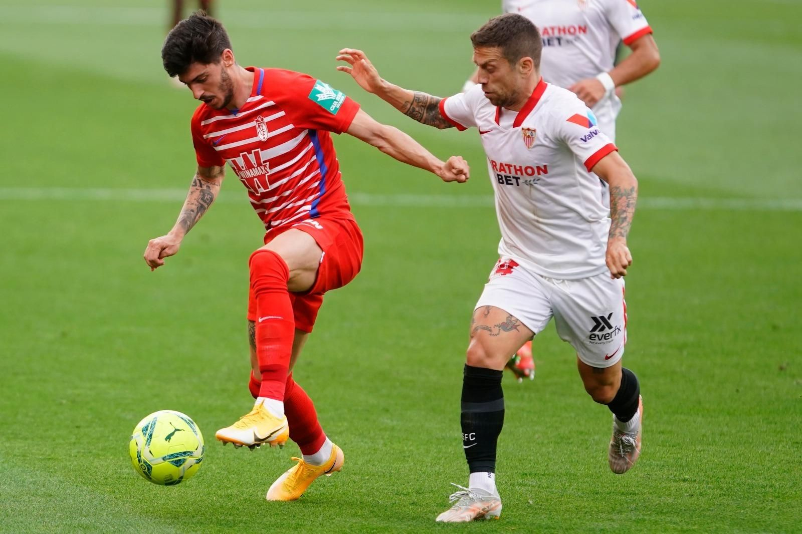 Carlos Neva y Papu, en una acción del choque