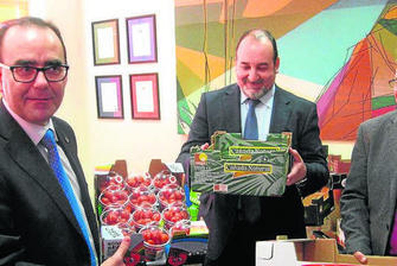 Miguel Fernández y José Manuel Ortiz en las instalaciones de Smurfit Kappa.