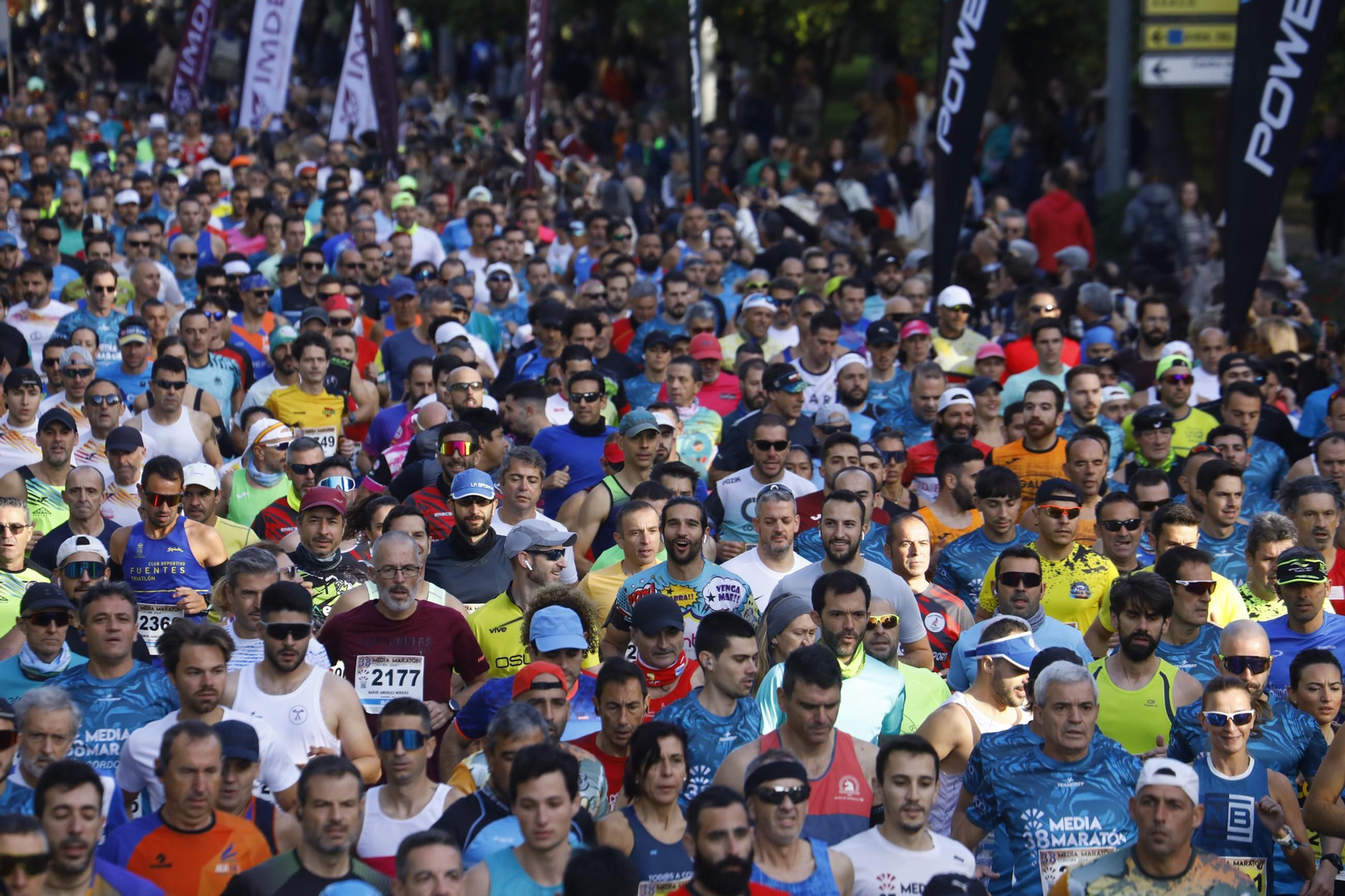 Las mejores fotos de la salida de la Media Maratón de Córdoba 2024