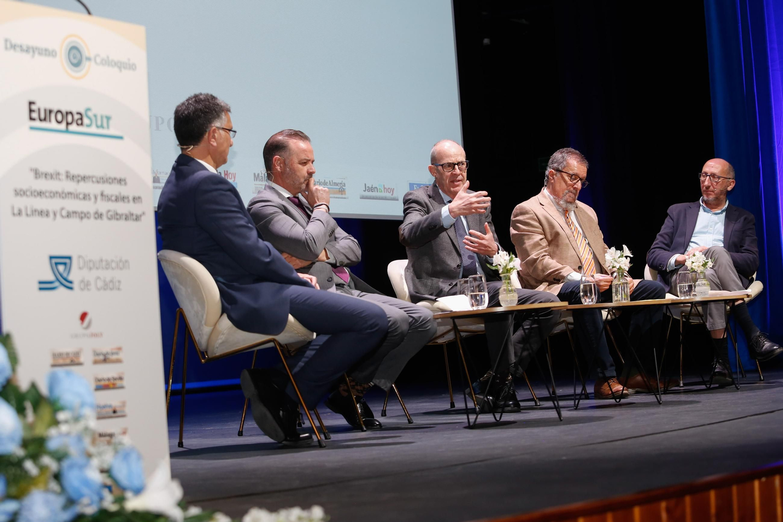 Las fotos del desyuno-coloquio "Brexit: repercusiones socioeconómicas y fiscales en La Línea y el Campo de Gibraltar"