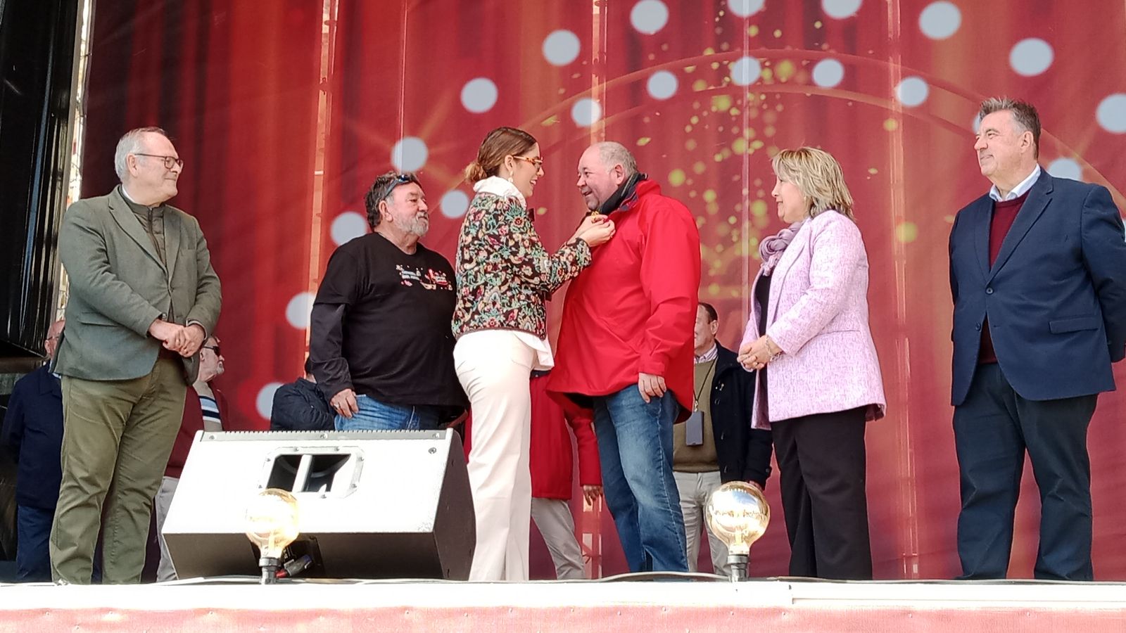 Carnaval 2026 en San Fernando: las peñas entregan sus reconocimientos para abrir la fiesta en la plaza del Rey