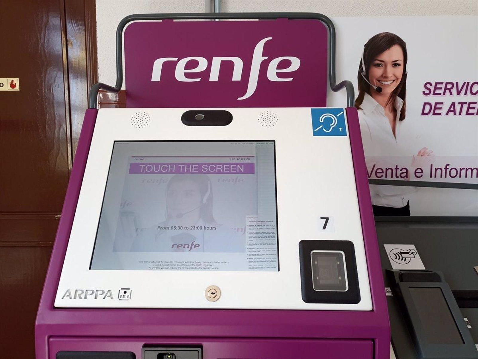 Máquina de venta de billetes de Renfe