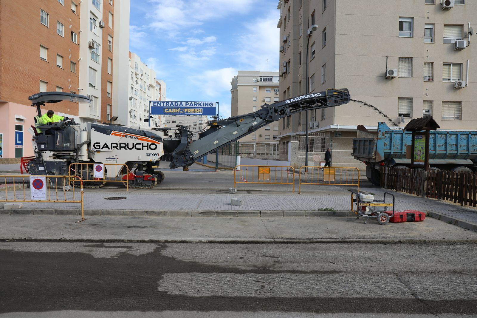 Las obras del plan de asfaltado de San Fernando continúan en la calle Voluntarios Realistas.