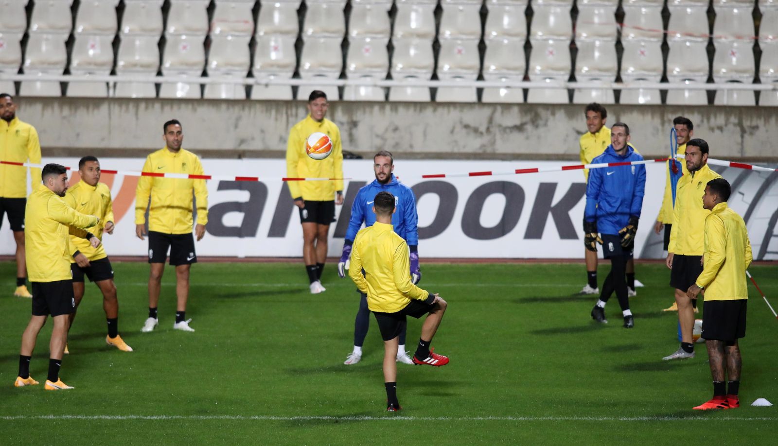 El Granada se ejercita en el escenario del encuentro de este jueves.