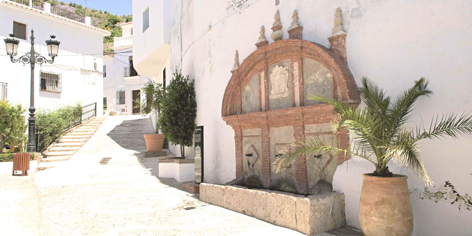 Una de las calles de Fuente de Piedra.