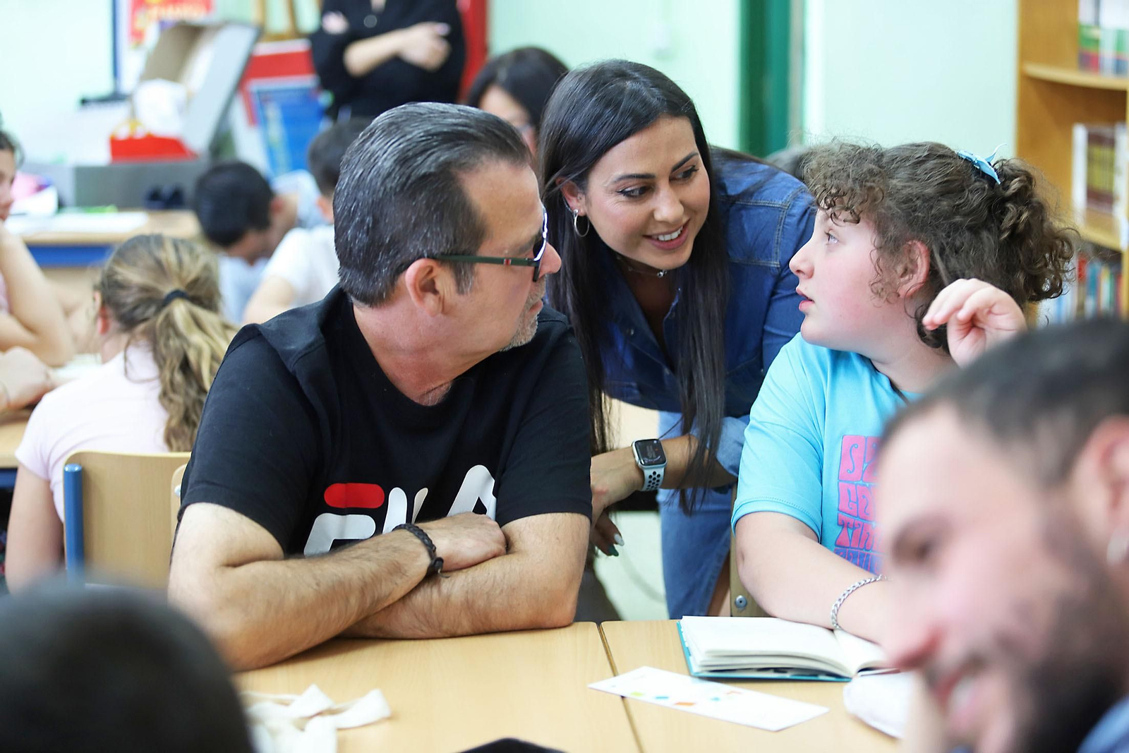 Imágenes de la visita a una sesión Lecxit en el CEIP Arias Montano