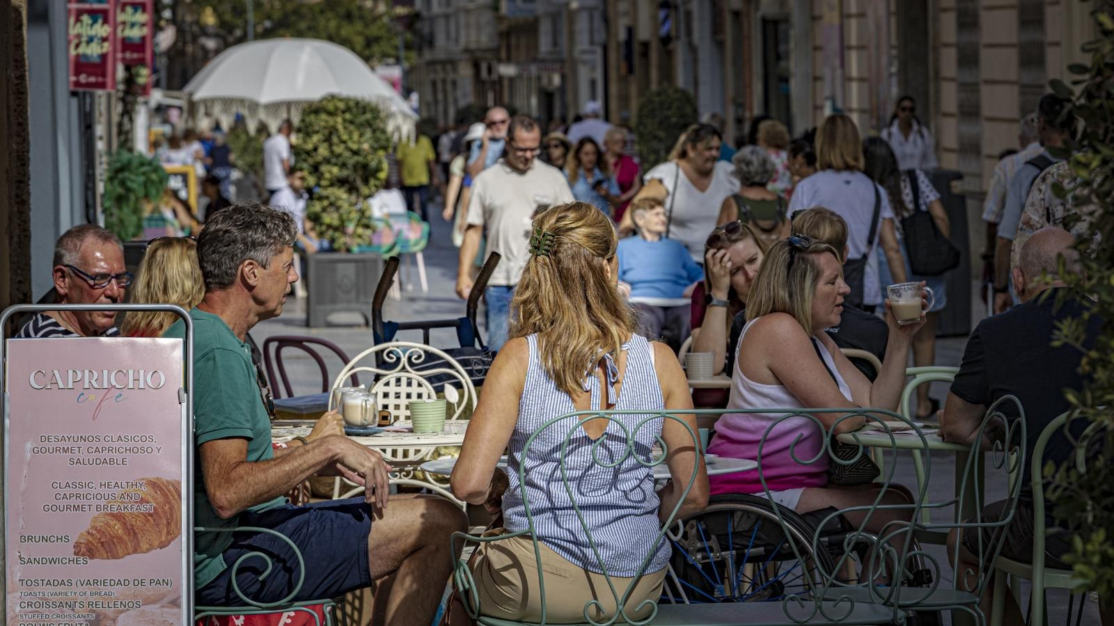 La vida vuelve a la calle Ancha tras años de crisis. La vida vuelve a la calle Ancha tras años de crisis.