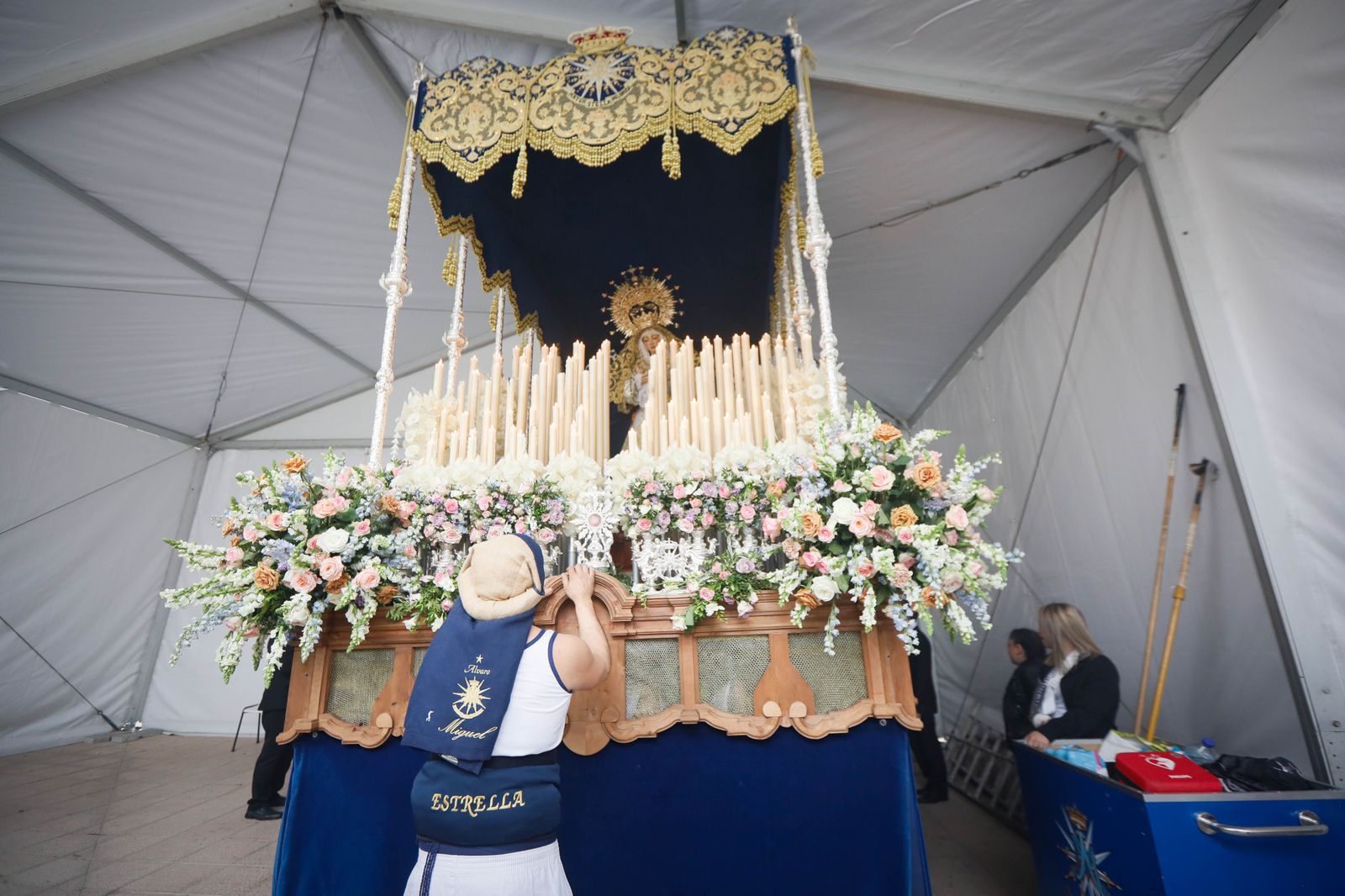 Mira como la cena sale a las calles de Almería tras las lluvias