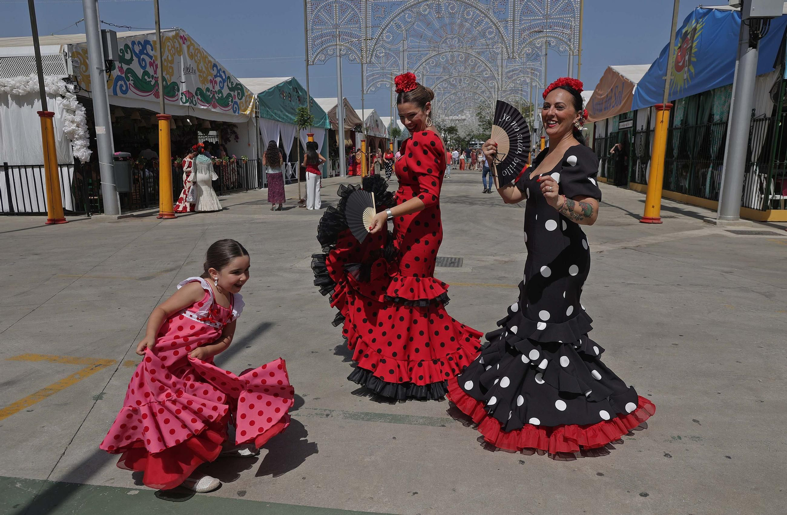 Búscate en las fotos del Domingo por Sevillanas de la Feria Real de Algeciras 2025