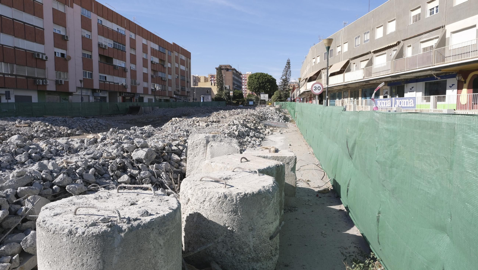 El Puente de la Avenida del Mediterráneo ya es historia, en imágenes