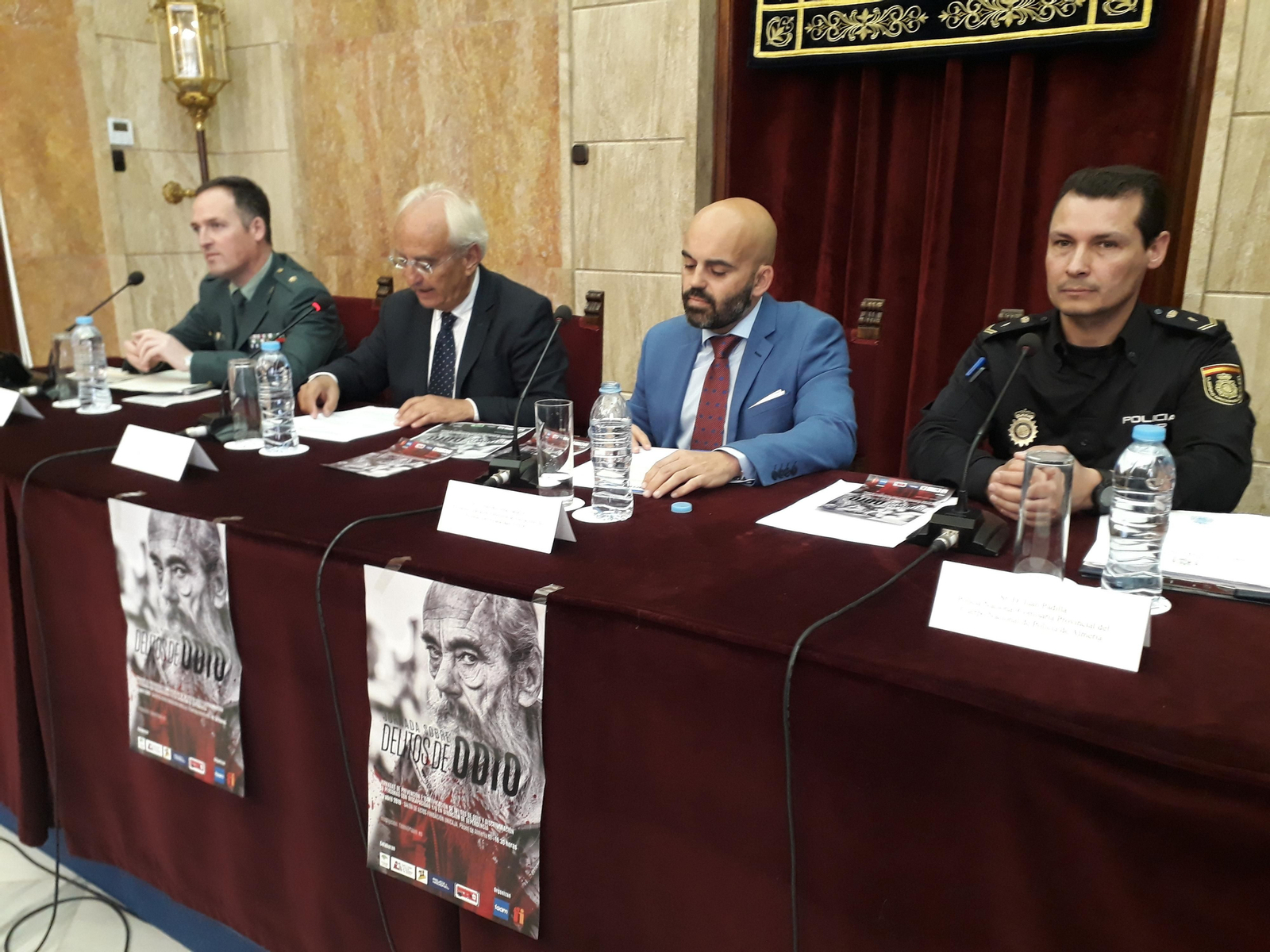 Presentación en la Subdelegación del Gobierno de las jornadas que celebrará la FAAM.