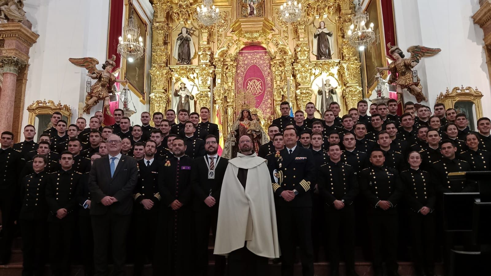 Los guardiamarinas se despiden de la Virgen del Carmen en San Fernando