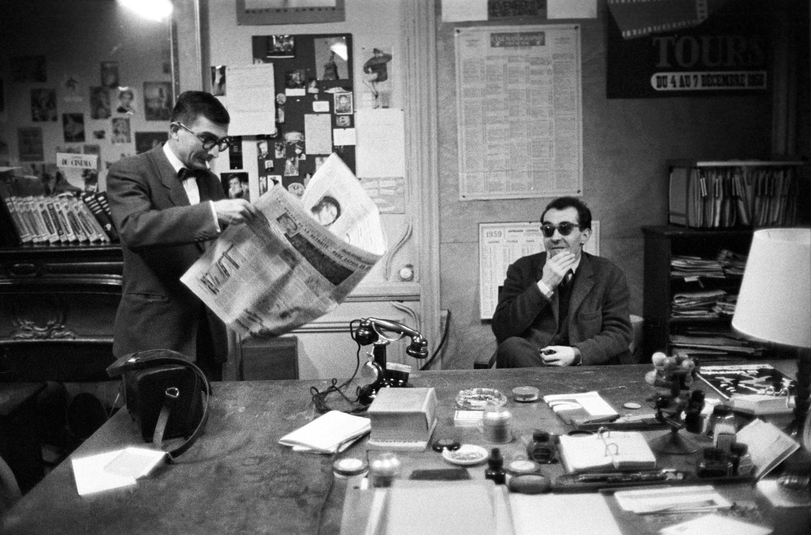 Chabrol y Godard en la redacción de los 'Cahiers du cinéma' a la que también perteneció Delahaye.