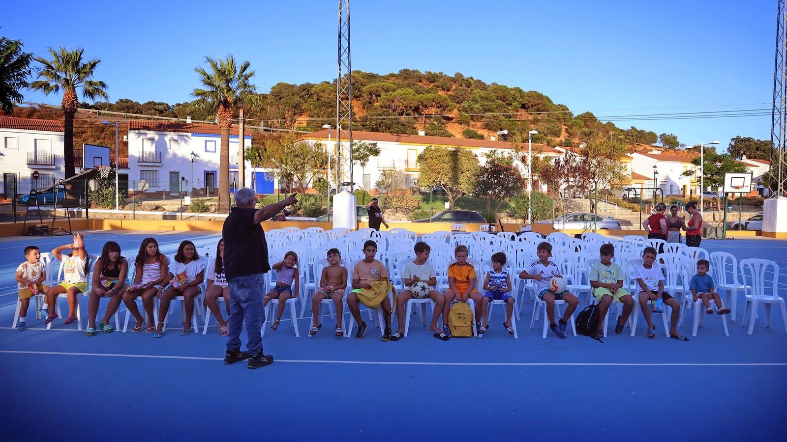 El Almendro se prepara para una noche mágica.