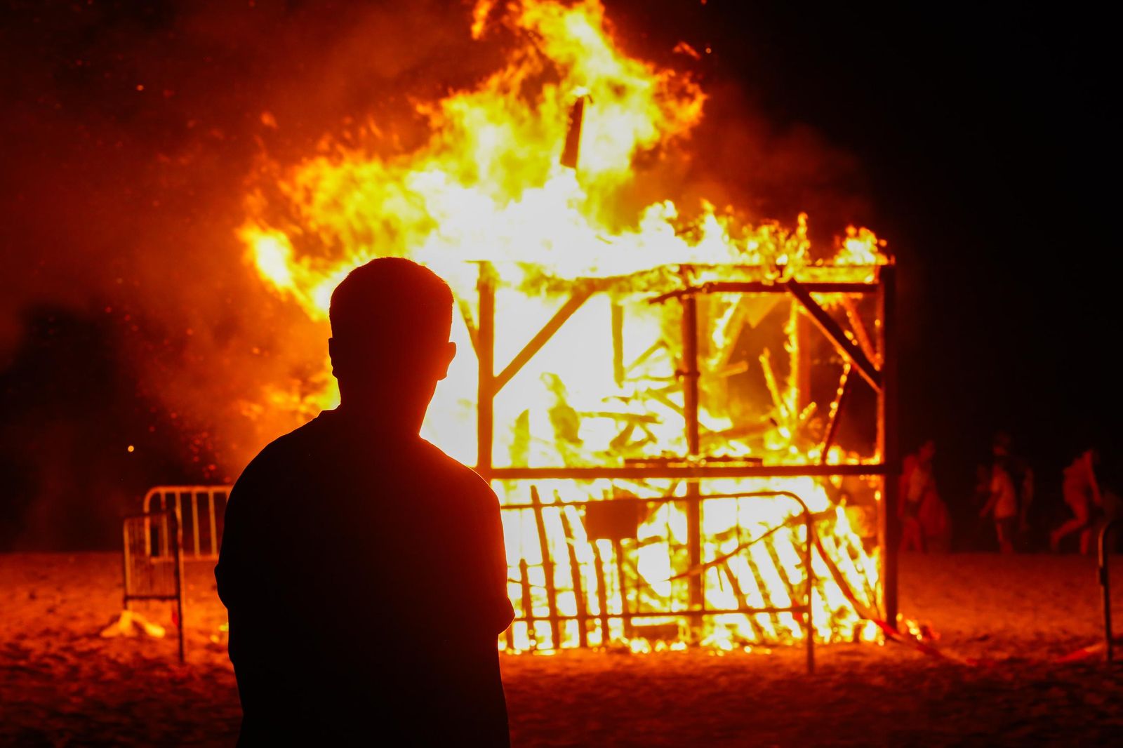 Fotos de la noche de San Juan en las playas de La Línea.