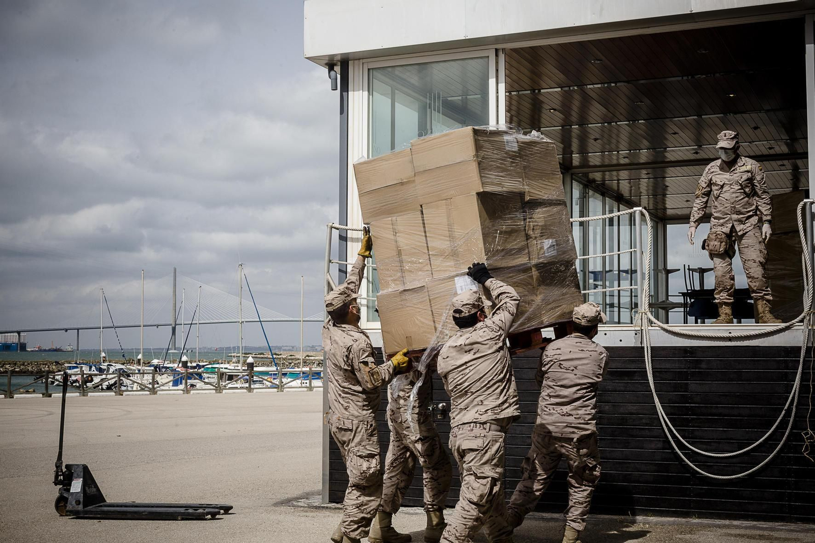 La Armada convierte en albergue para personas sin hogar el Centro Náutico Elcano