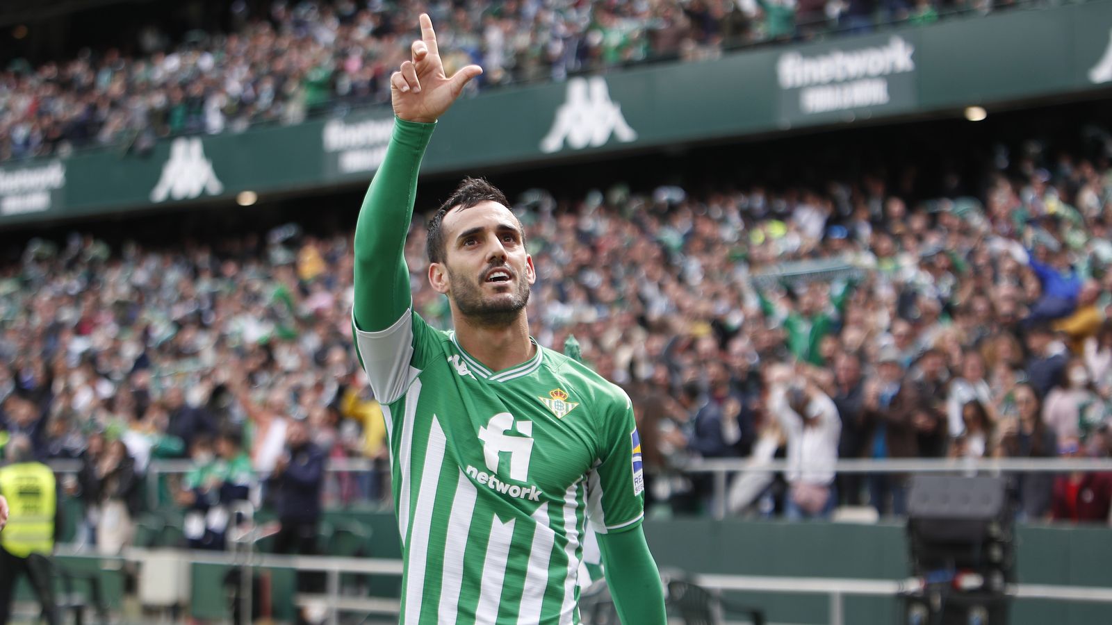 Juanmi celebra uno de sus goles.