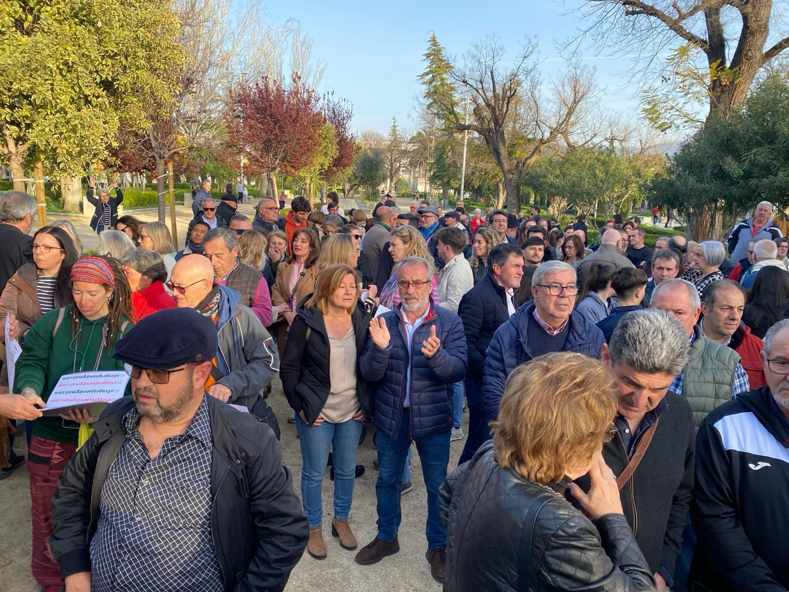 Manifestación en La Alameda contra el paso de ambulancias