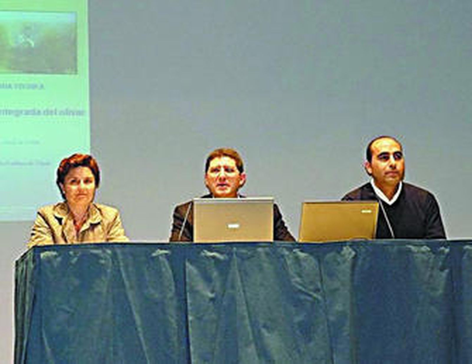 Agricultores y técnicos debatieron sobre la situación del sector.