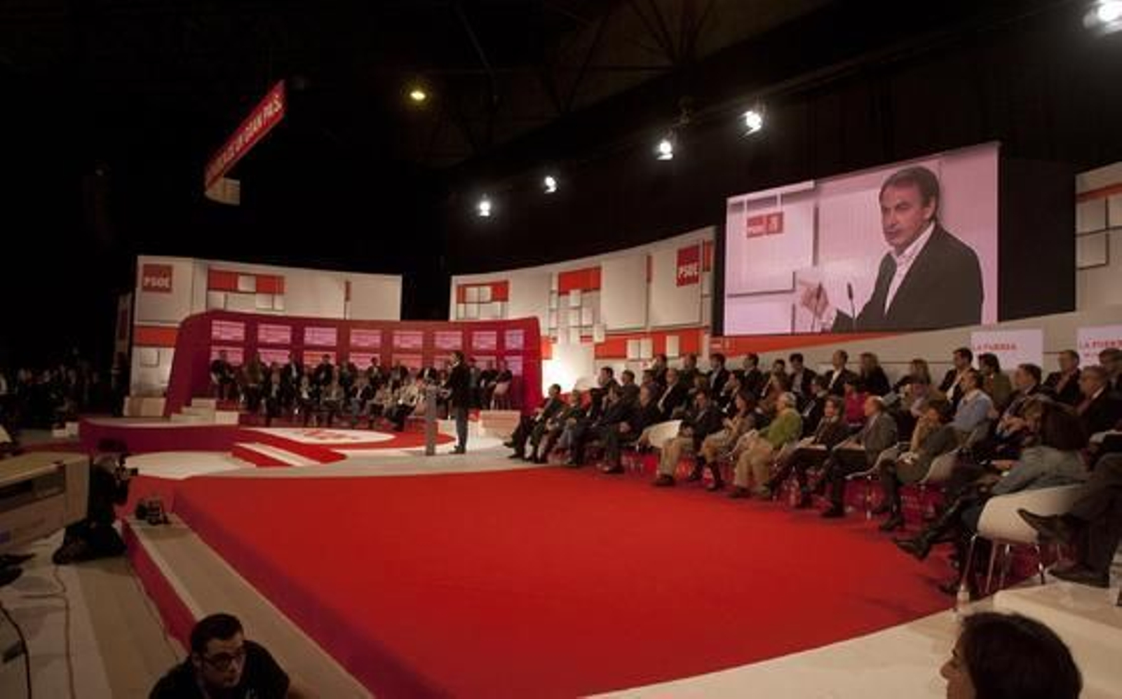 Zapatero, durante su discurso. / Antonio Pizarro