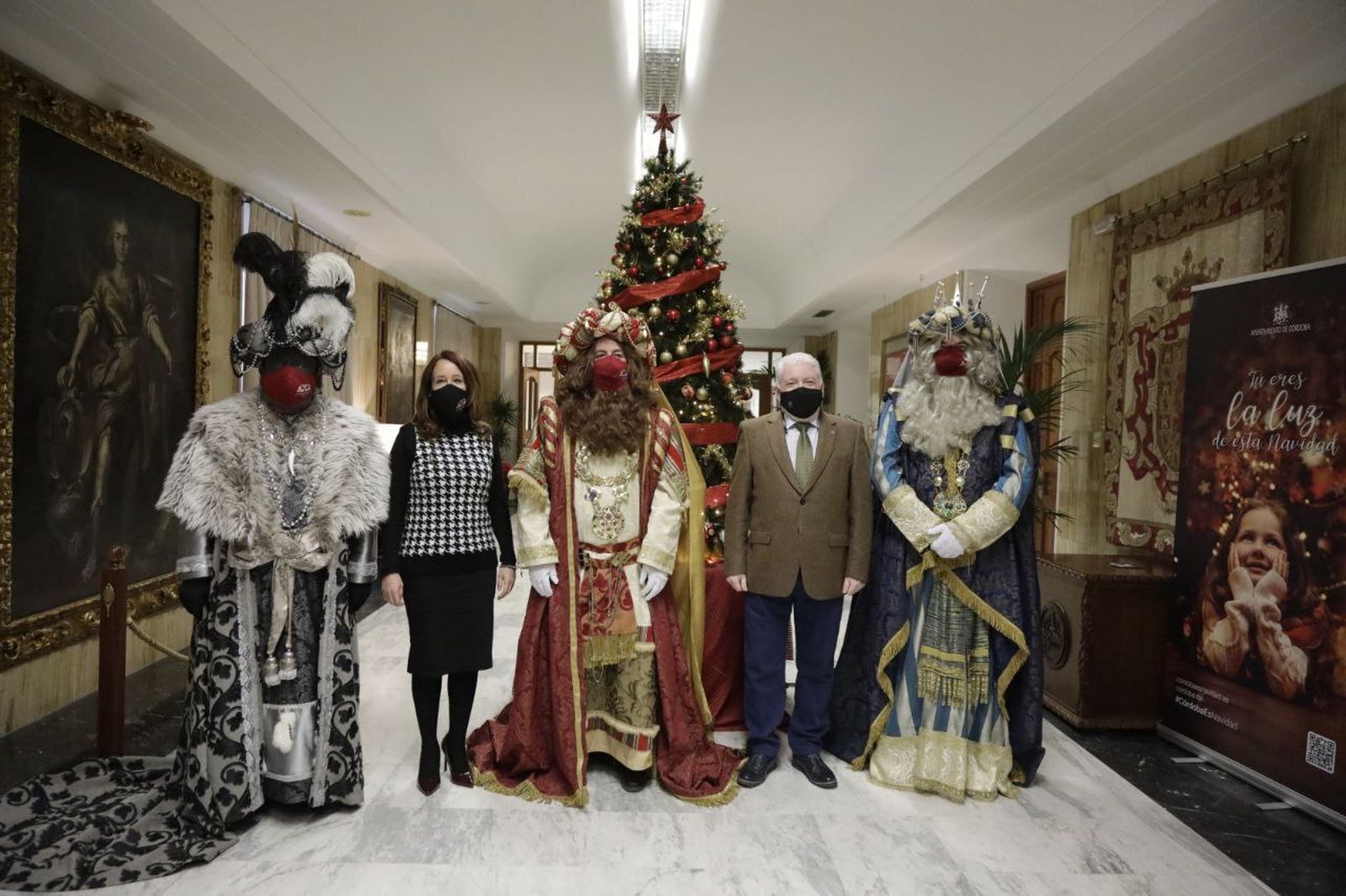 Sus Majestades en el Ayuntamiento de Córdoba.