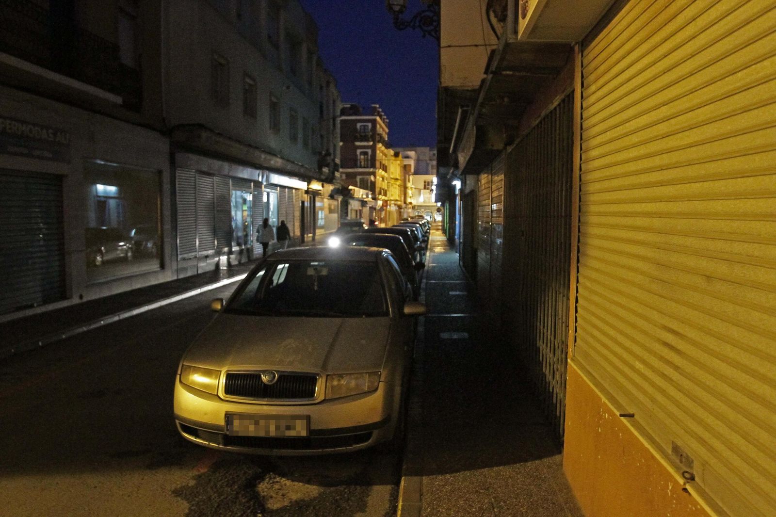 La calle Aurora, sin iluminación