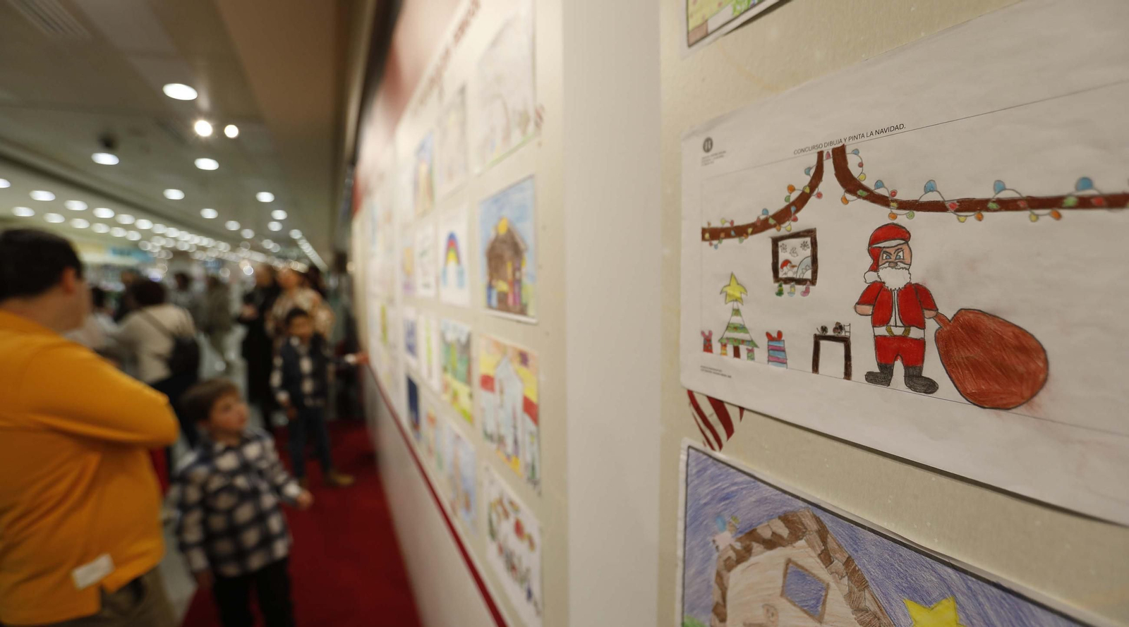 El Corte Inglés de Algeciras entrega los premios del concurso Dibuja y Pinta la Navidad