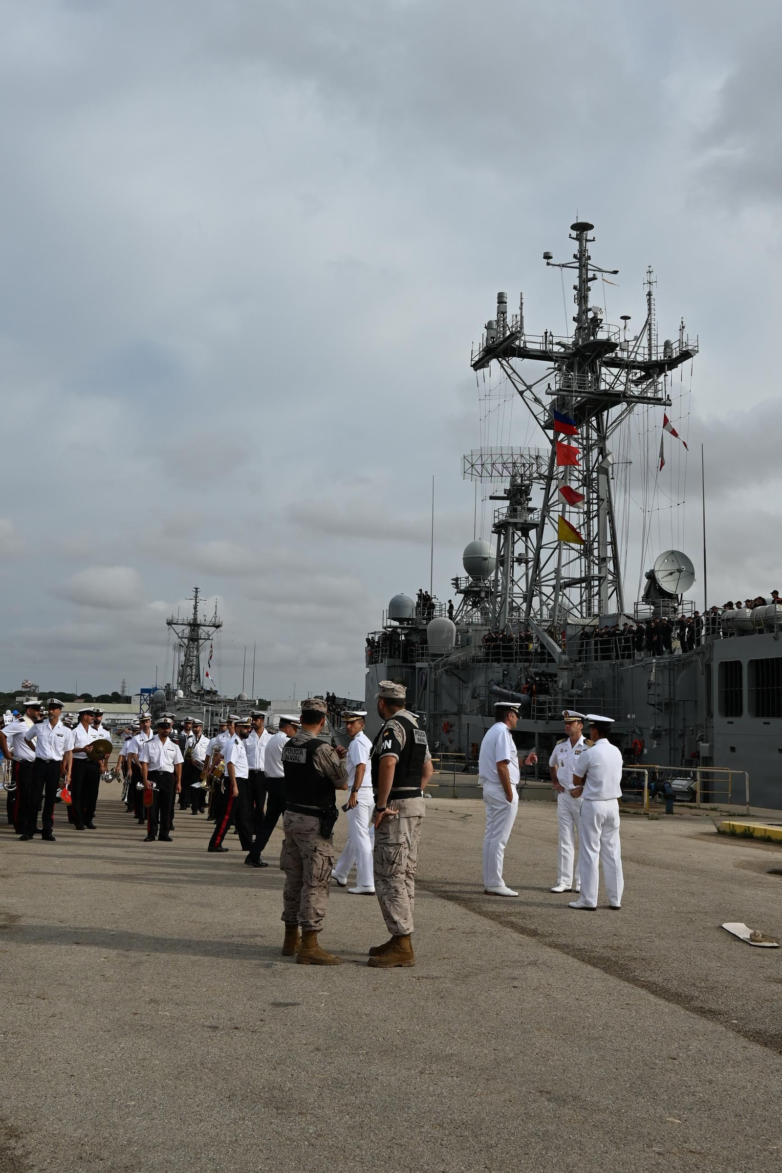 La fragata 'Reina Sofía' llega a la Base de Rota