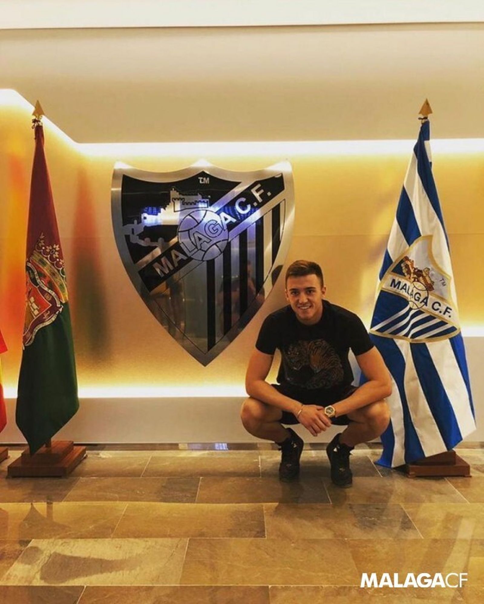 Xavi Cencillo, cuando firmó su contrato con el club.