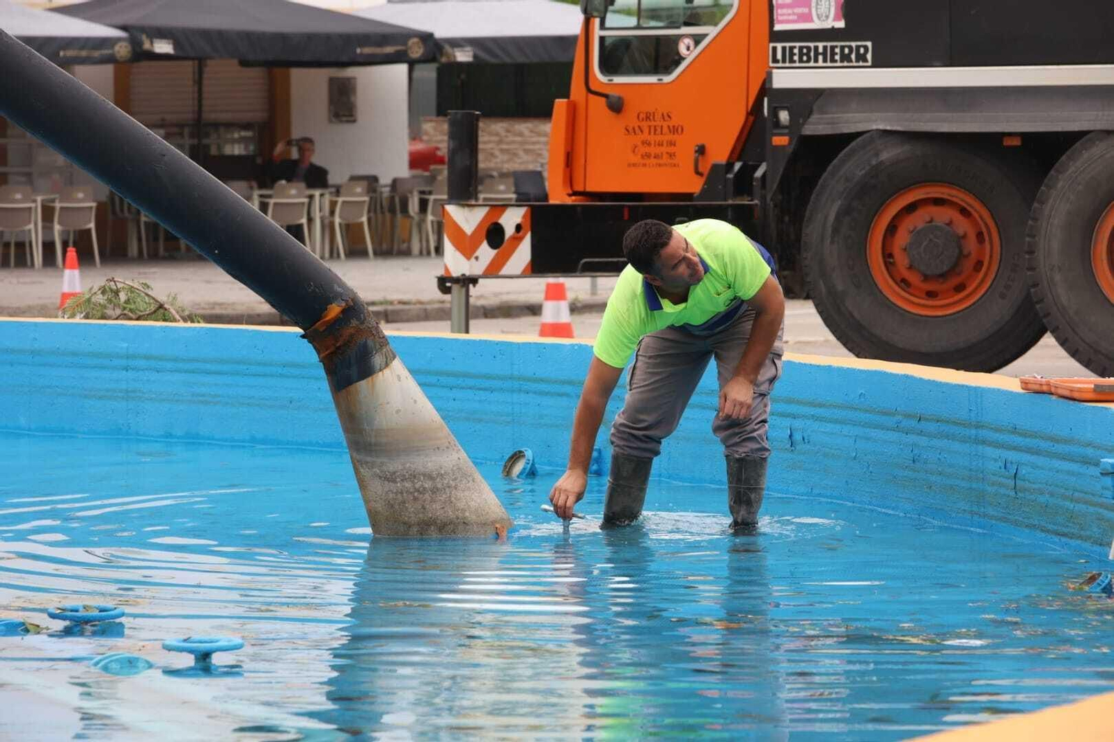 Retiran la venencia gigante de Jerez, dañada por la borrasca 'Bernard'