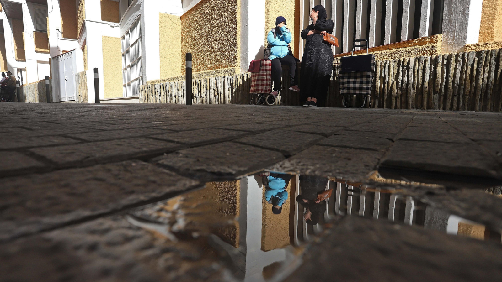 Reparto de alimentos de Cáritas en Algeciras
