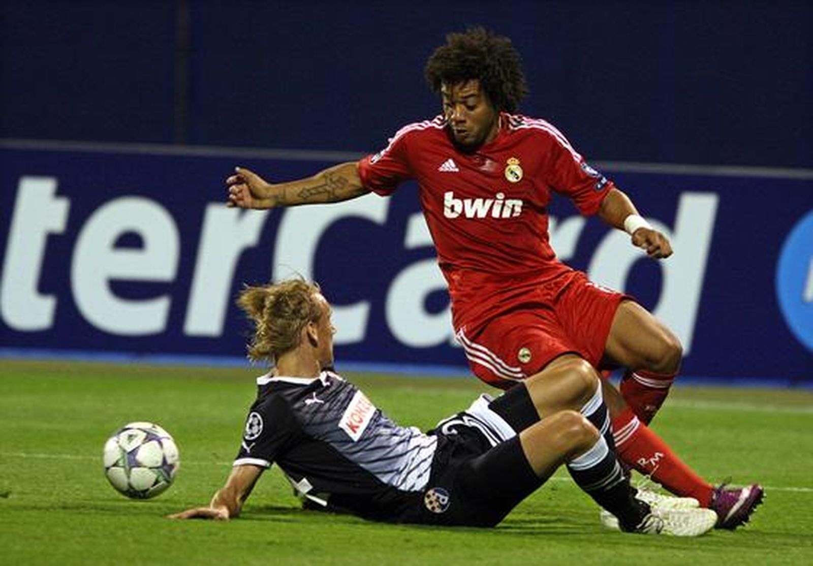 El Real Madrid venció con un tanto de Di María al Dinamo de Zagreb en su debut en Liga de Campeones.

Foto: EFE