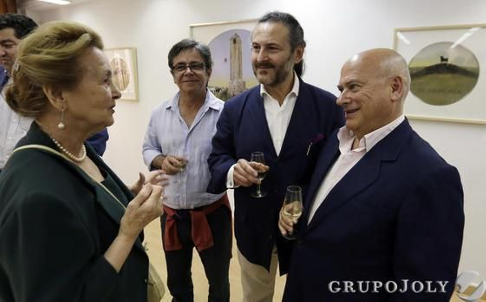 Juan Ángel González de la Calle, Pepe Molina y Bernardo Palomo atienden a los asistentes.

Foto: Miguel Angel Gonzalez