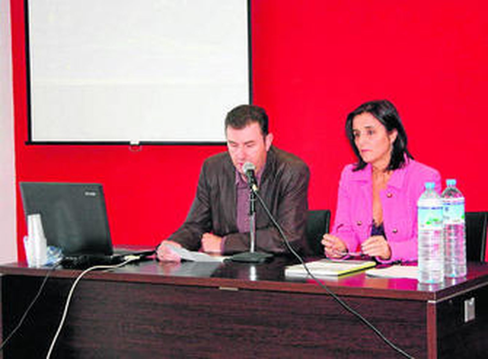 Vinuesa junto al alcalde de Turre, Francisco Ortega, durante la celebración ayer de las jornadas.