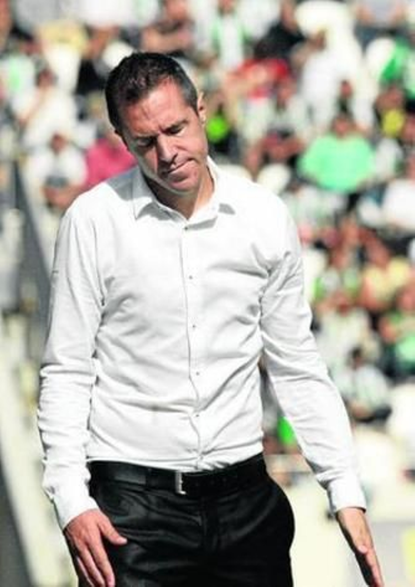 Villa se lamenta tras una acción en el partido ante el Sporting.