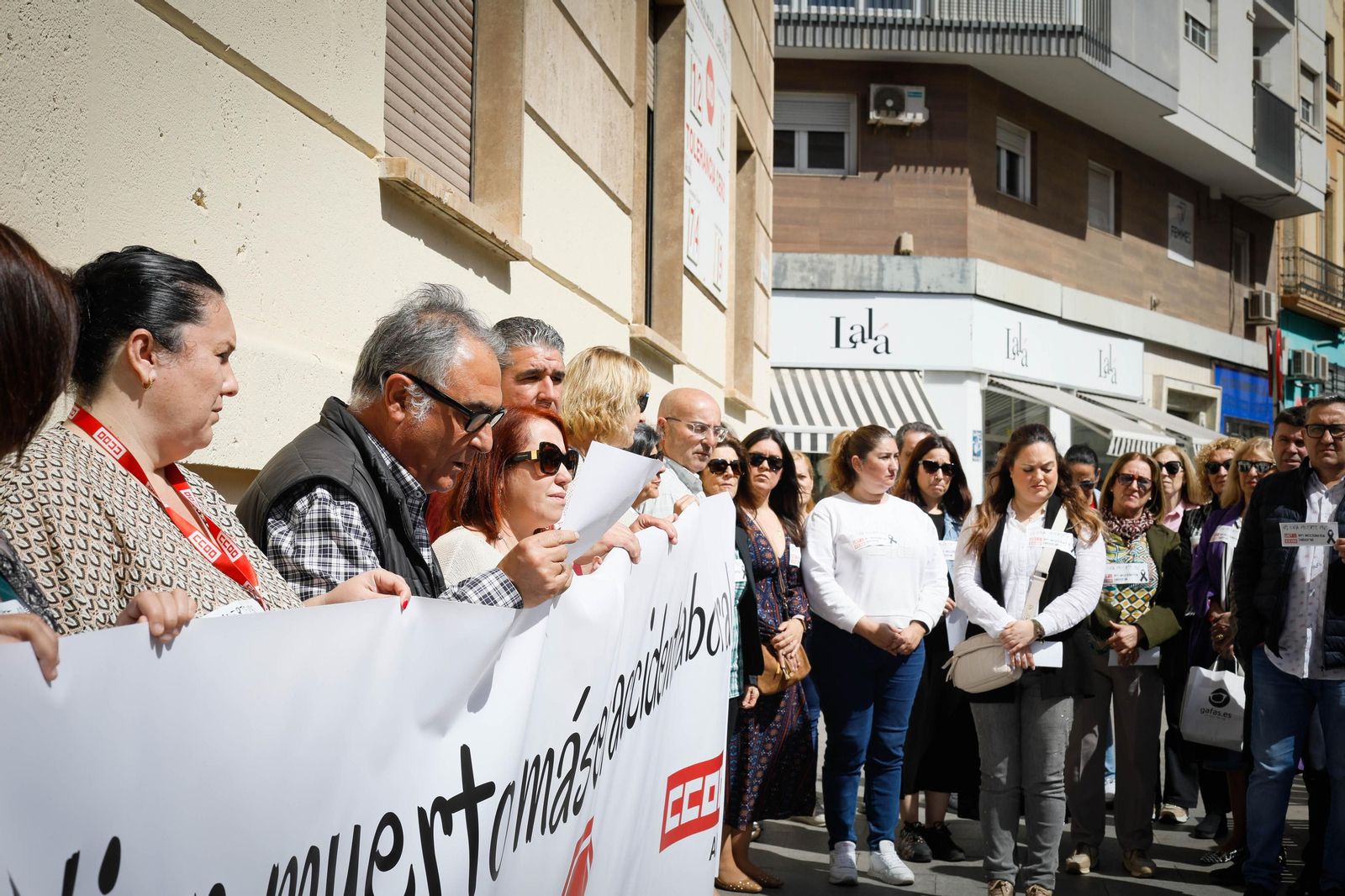 Imágenes de la concentración por muerte de un trabajador en accidente laboral