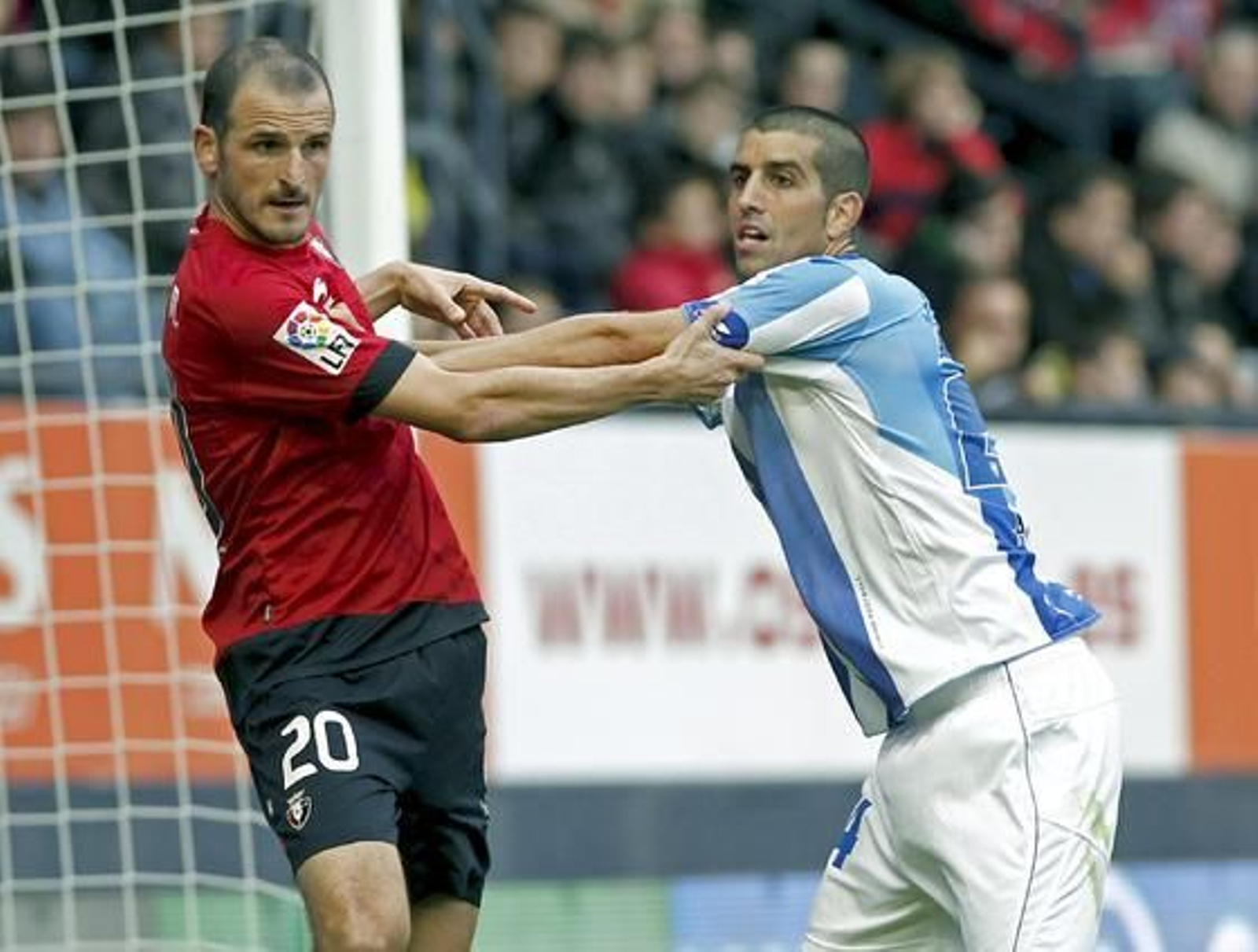 El Málaga pierde 2-0 en su visita al Reyno de Navarra. / EFE