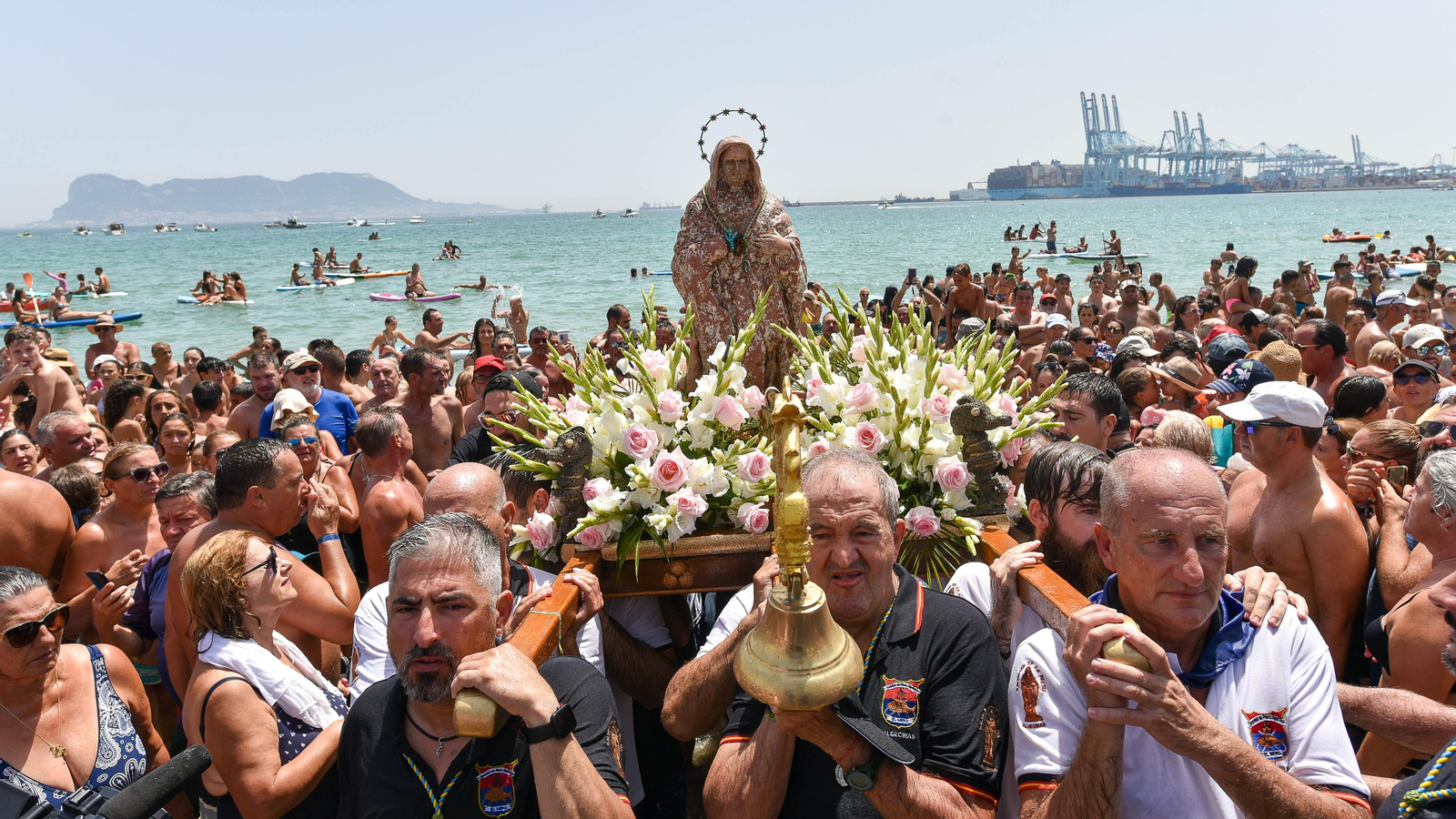 La romería marítima de la Virgen de la Palma en El Rinconcillo, en imágenes