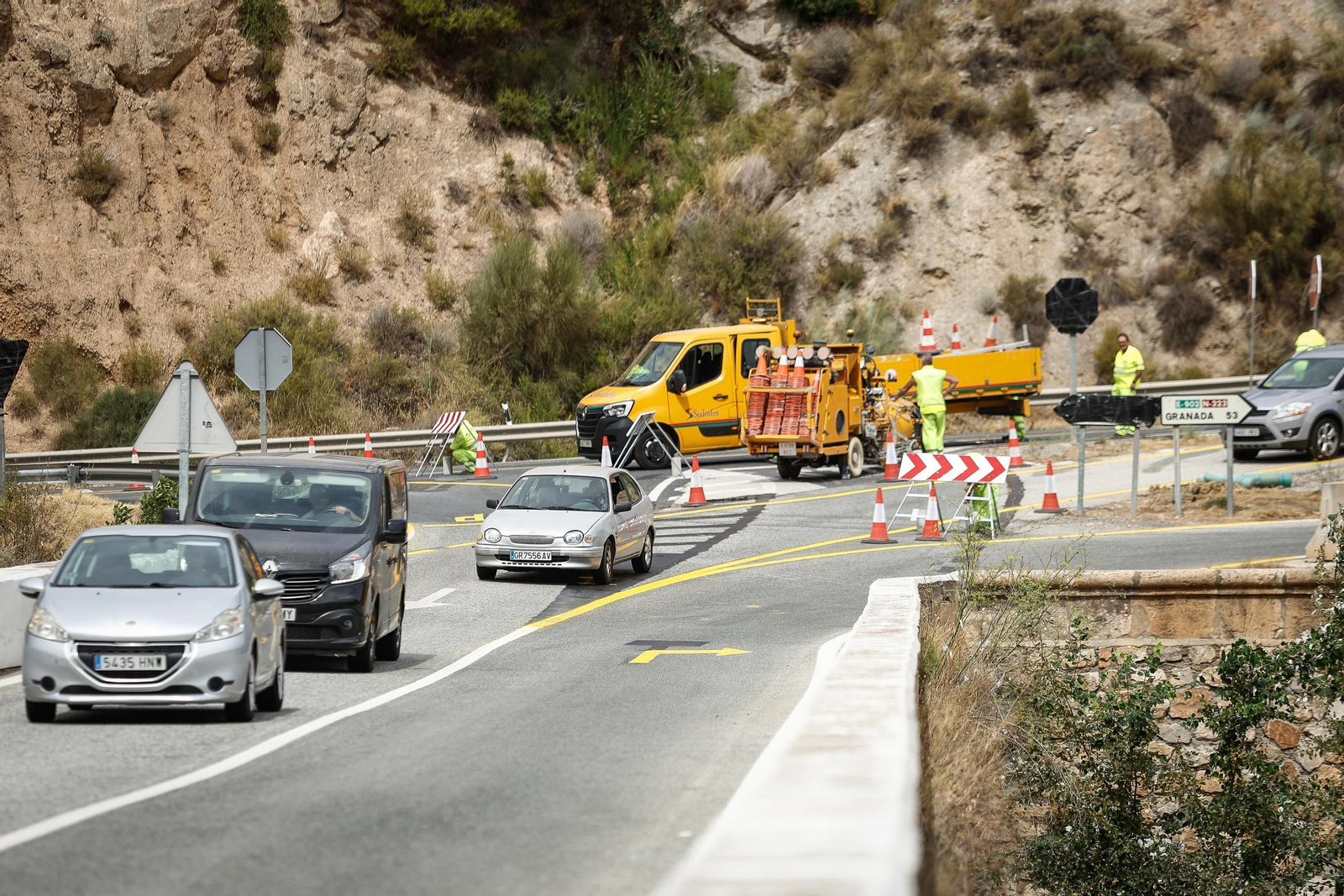Fotos: así ha ido el primer día de cortes en la autovía A-44 de la Costa de Granada