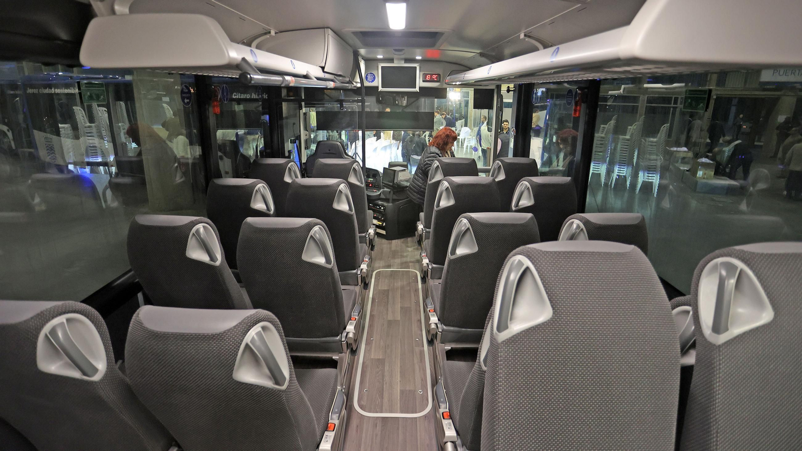 Imágenes de la presentación de los nuevos autobuses urbanos de Jerez