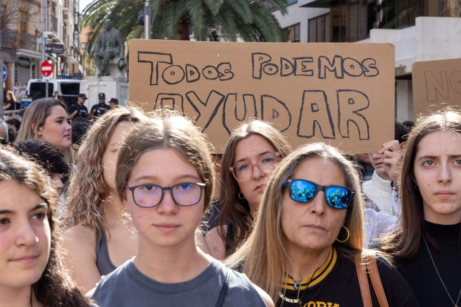 oncentración-manifestación en la plaza de la Constitución por la huelga de estudiantes por la víctima de acoso