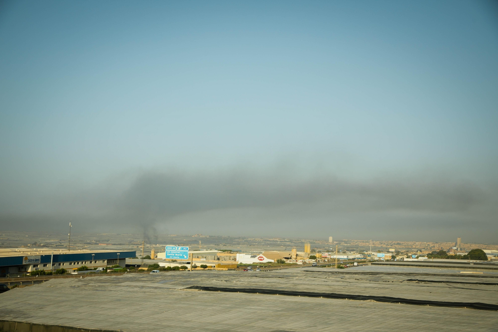 El día después: así ha amanecido la nave calcinada de Mabe Hortofrutícola