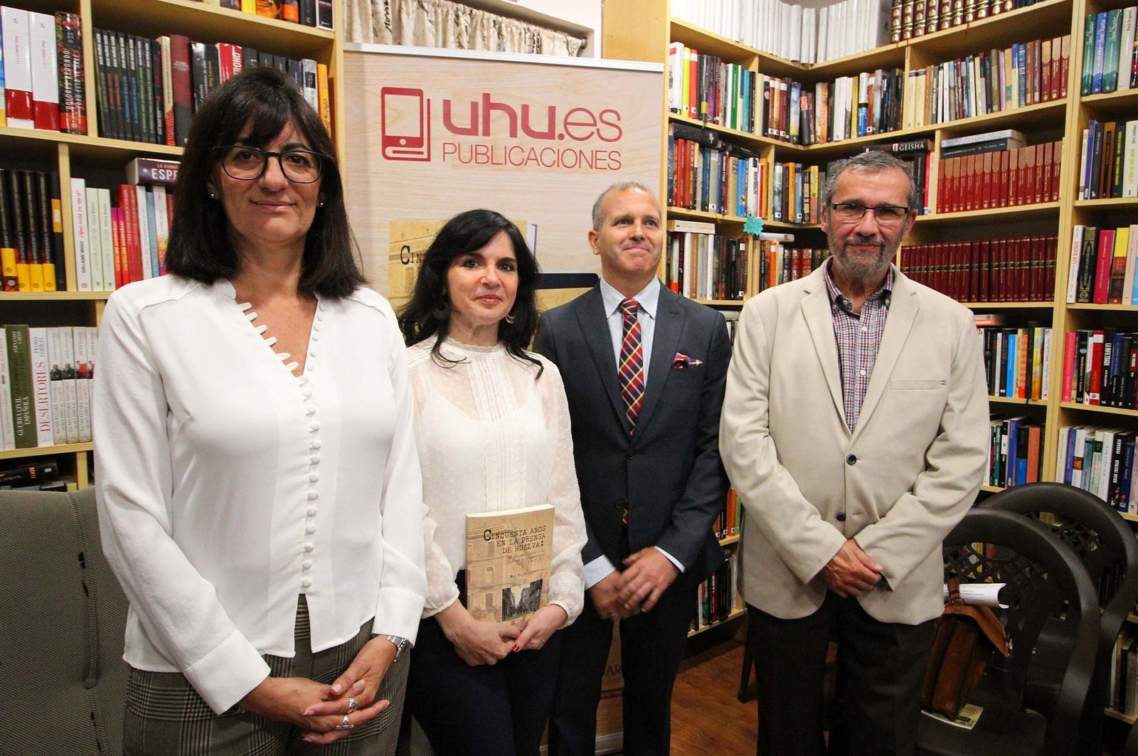 Mari Paz Domínguez estuvo acompañada, entre otros, por María Antonia Peña y Rafael Terán.