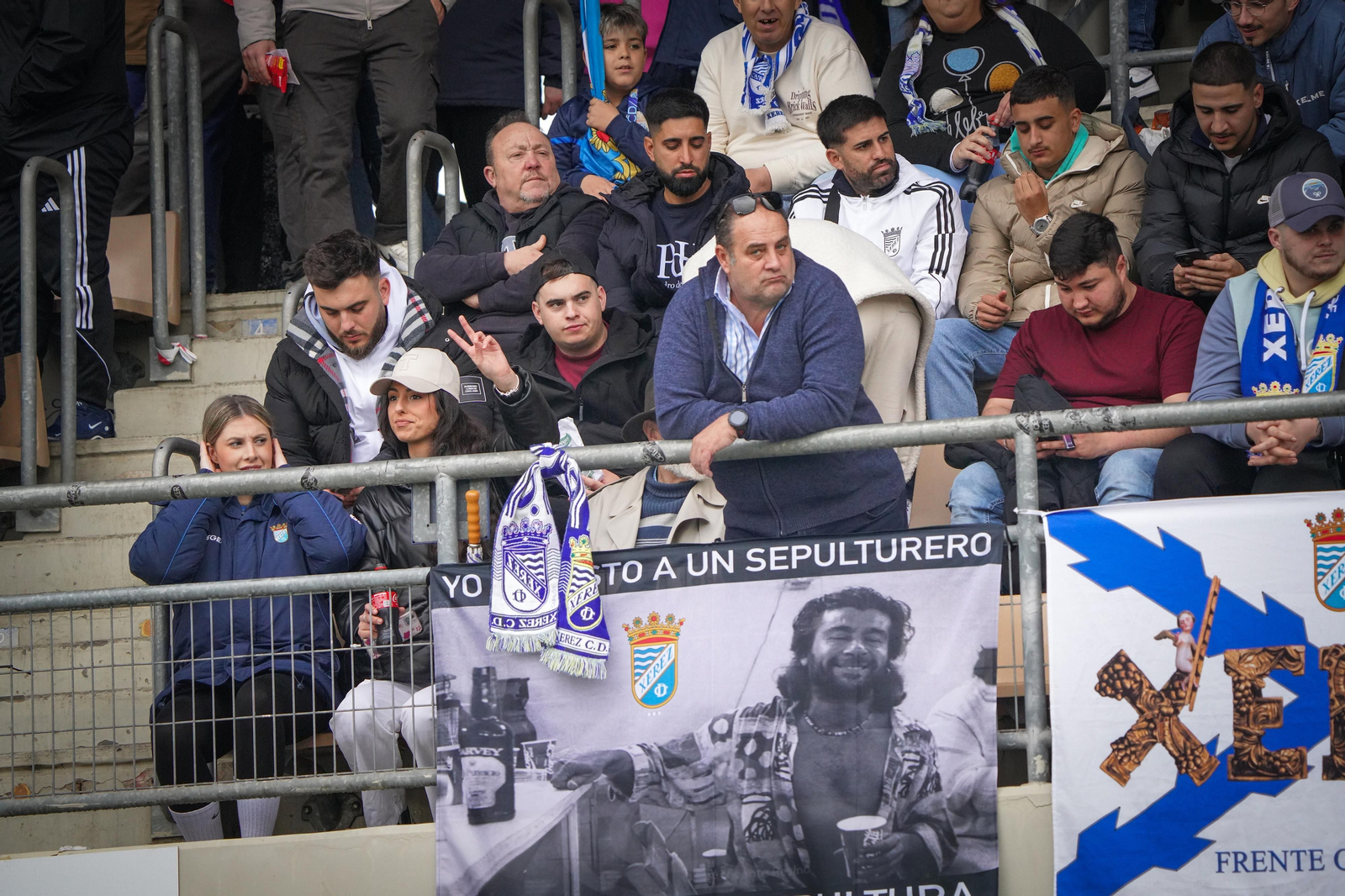 Búscate en el partido del Xerez CD - Cabecense