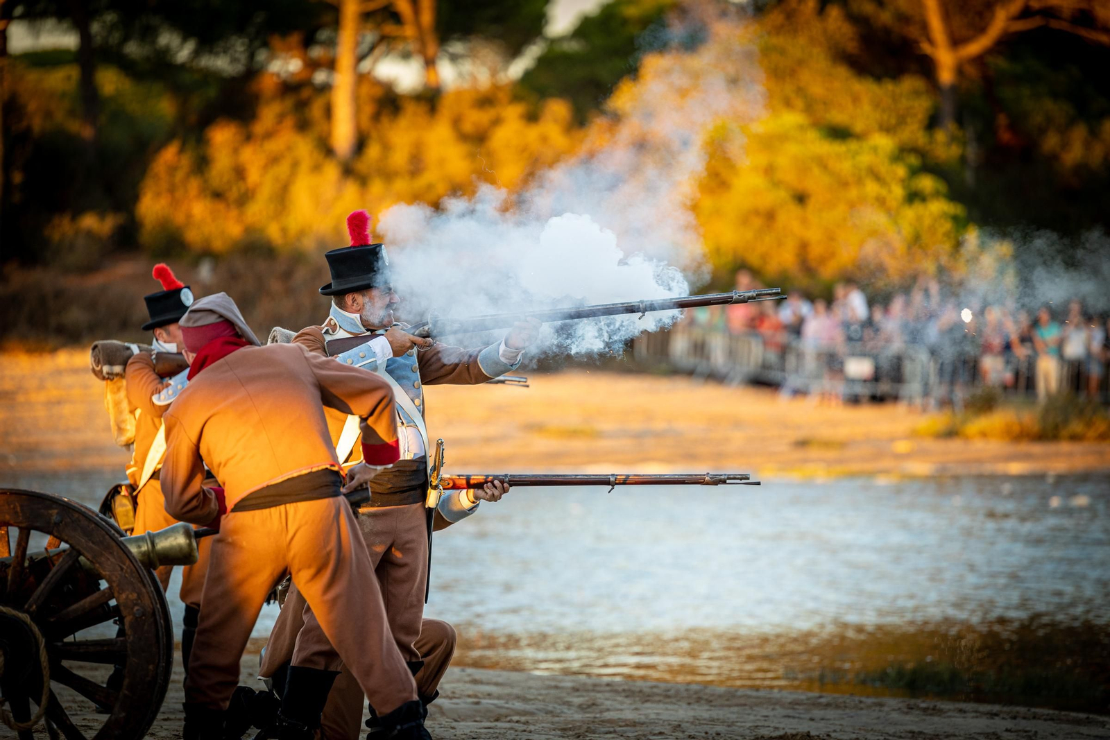 Las imágenes de la Primera recreación de la Batalla del Trocadero En el caño de La Cortadura