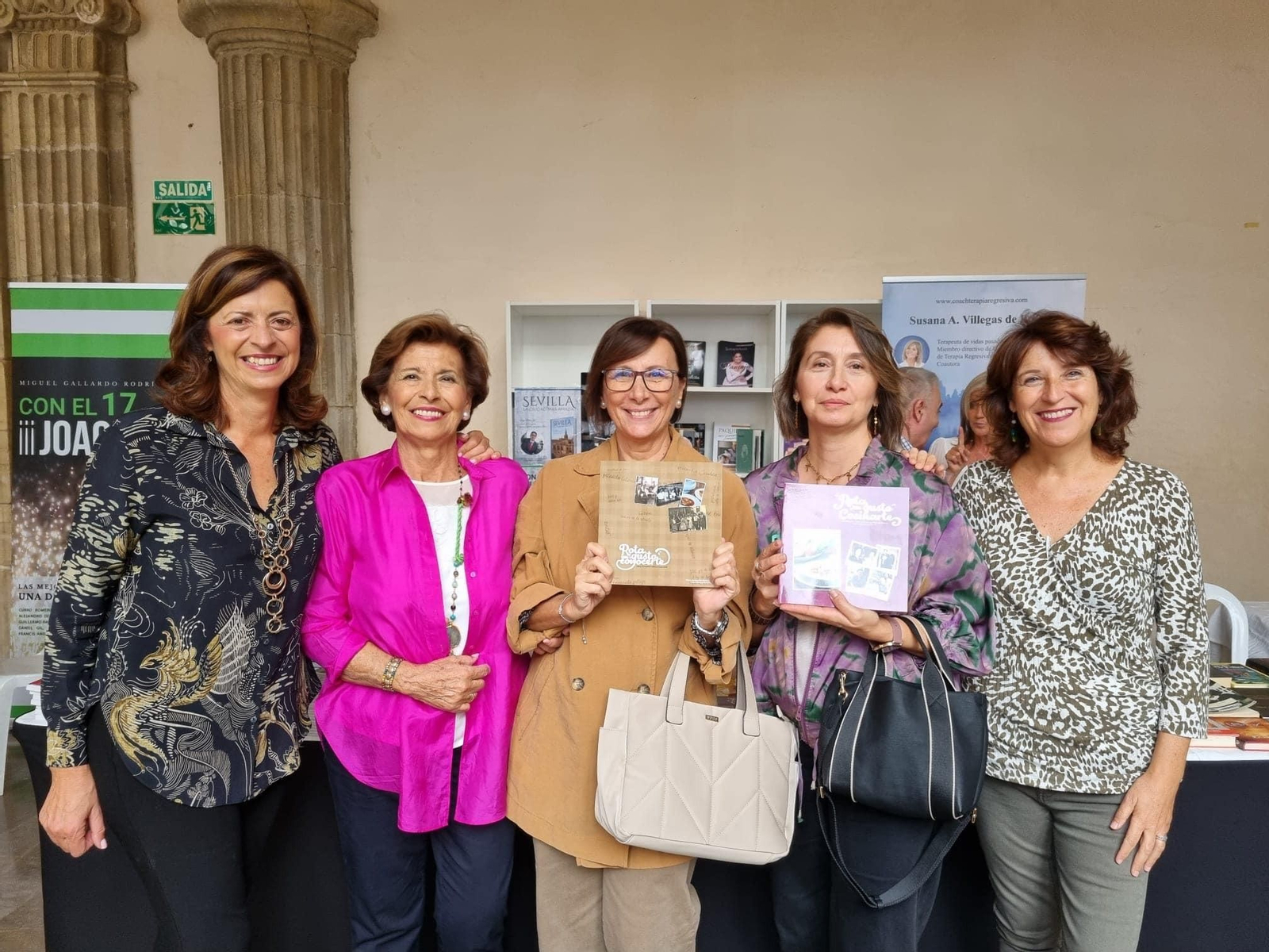 Pilar y Cristina de Aprendiendo a Cocinar, en la Feria del Libro de Jerez. Pilar y Cristina de Aprendiendo a Cocinar, en la Feria del Libro de Jerez.