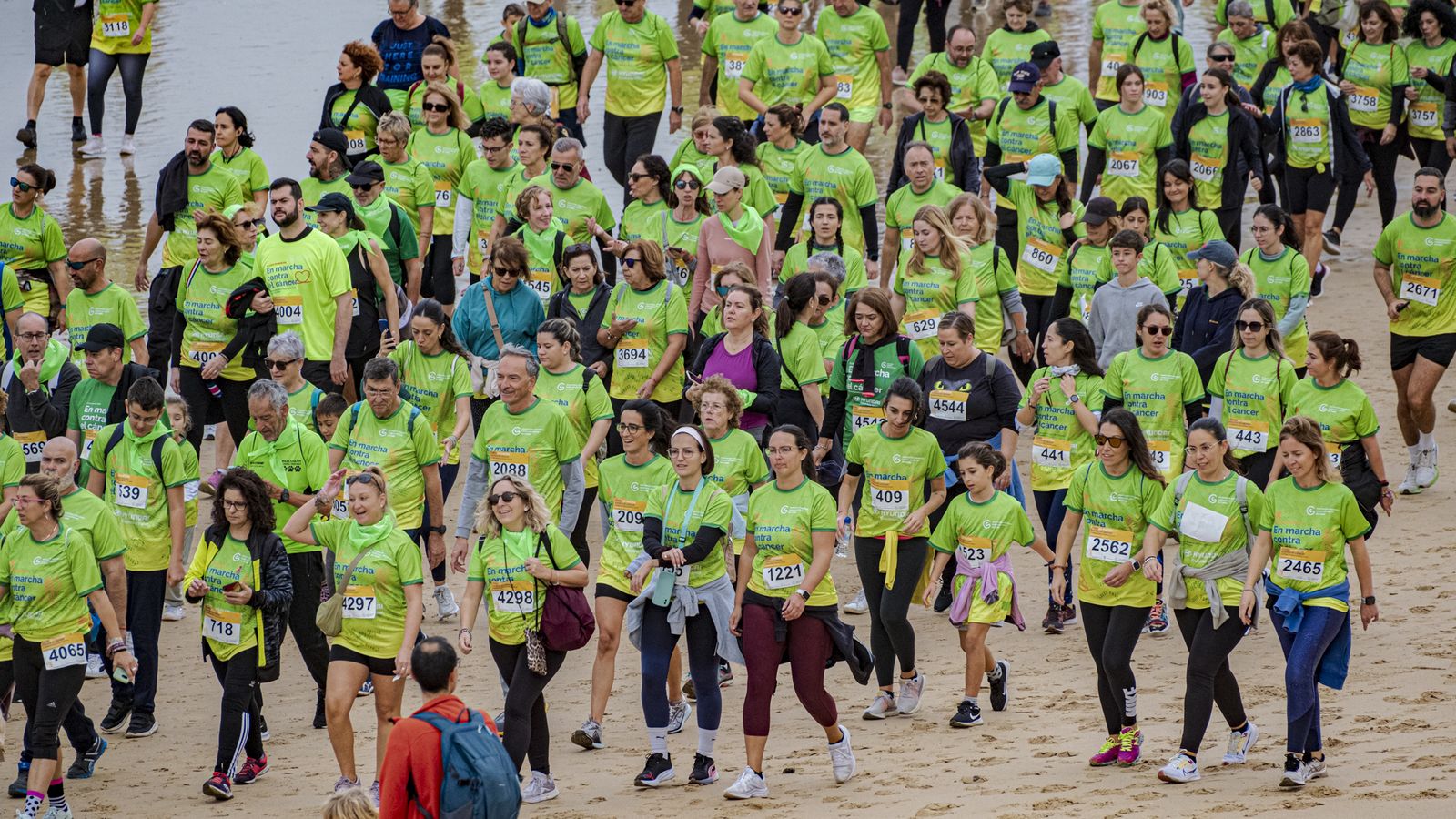 Búscate entre las fotos de la X carrera Cádiz en marcha contra el cáncer